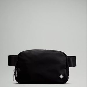 Lululemon everywhere belt bag
